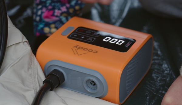 Coody elektrische Luftpumpe 133P Lithium Orange – Produktbild 1 | Coody Camping