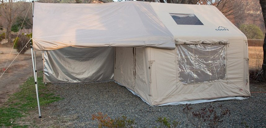 Tarp Platz neben dem Zelt